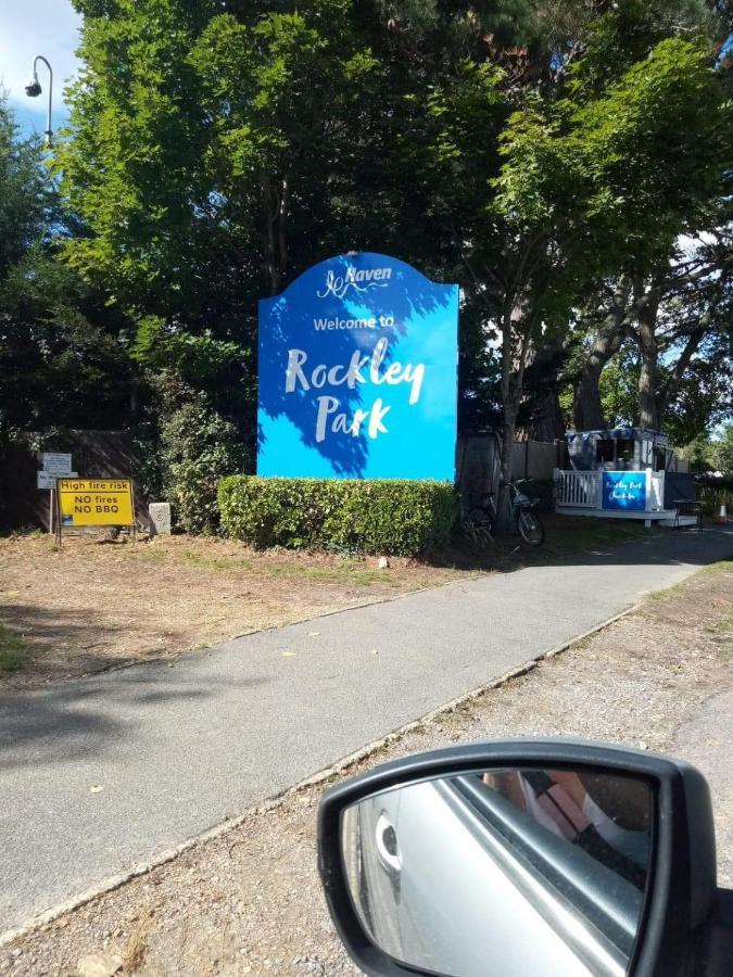 Hotel Haven Rockley Park,Lytchett Bay View Poole Exterior foto
